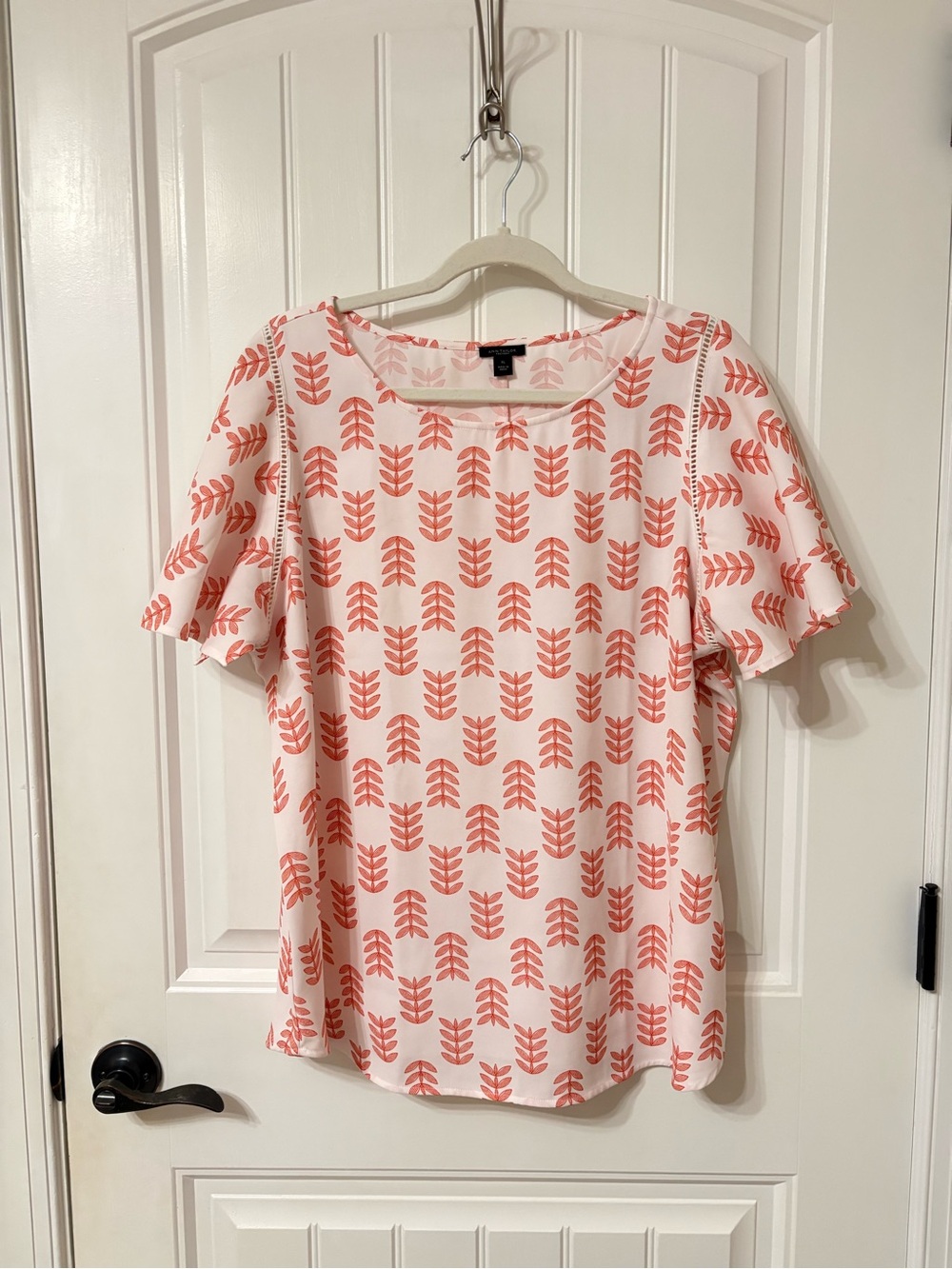Pink Leaf-Print Short Sleeve Blouse